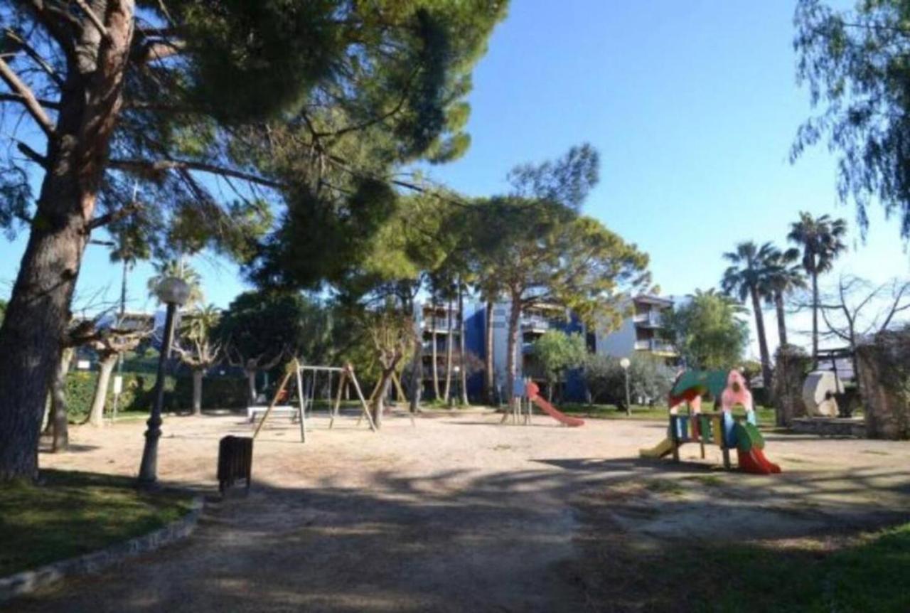 Apart. Familiar En Urbanizacion Reus Mediterrani Кембрилс Екстериор снимка